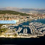 Апартаменты Luxury Spacious In The Heart Of *