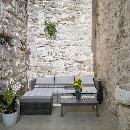 Apartman Luxury Spacious In The Heart Of