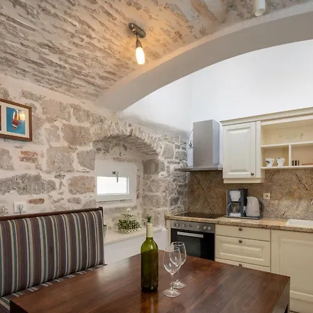 Apartman Luxury Spacious In The Heart Of