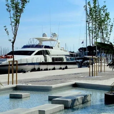 Lägenhet Luxury Spacious In The Heart Of
